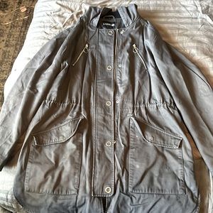 Express grey coat in L with removable inside
